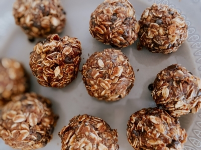 Bio-Strath chocolate peanut butter energy balls